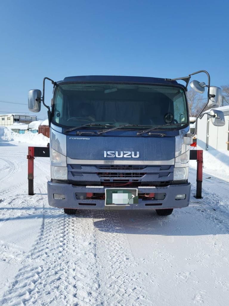 2013 ISUZU FORWARD 4-STAGE CRANE Truck 4TON